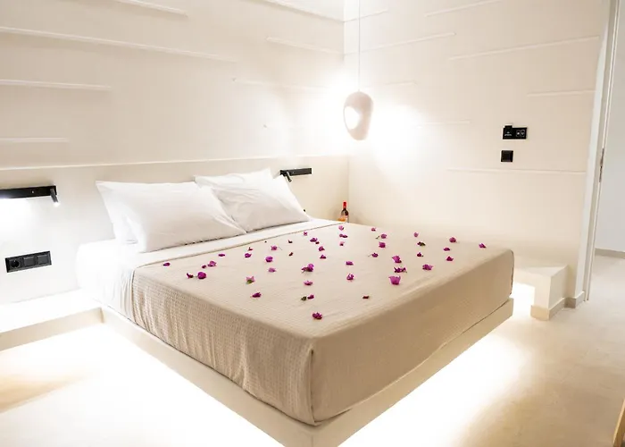 Celestial By Mike パロス島