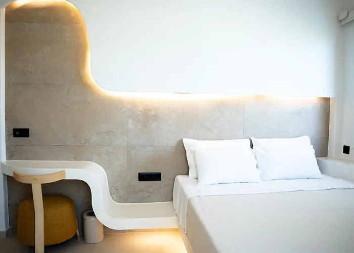 Celestial By Mike パロス島