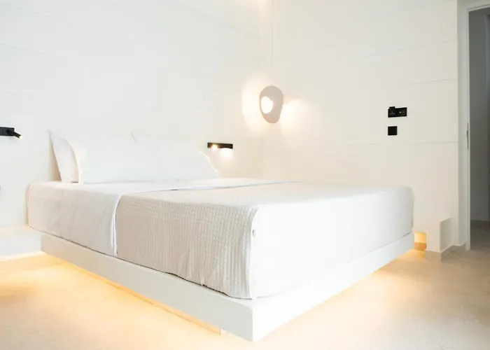 Celestial By Mike パロス島